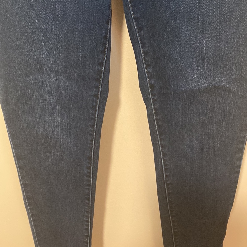 Levi’s 721 High Rise Skinny - Picture 8 of 9